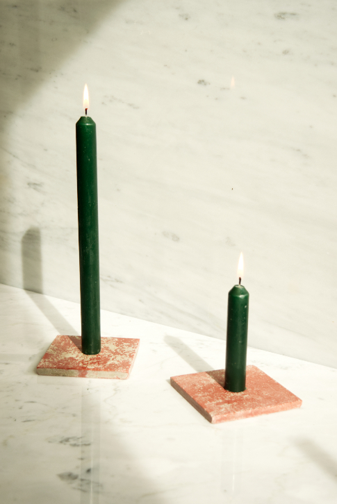 TERRA ceramic square tile candleholder with burning candles